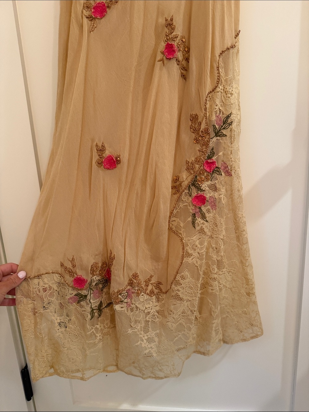 Free People meet again midi dress Beige Maxi Dress with Pink Floral Appliqué - Picture 6 of 6